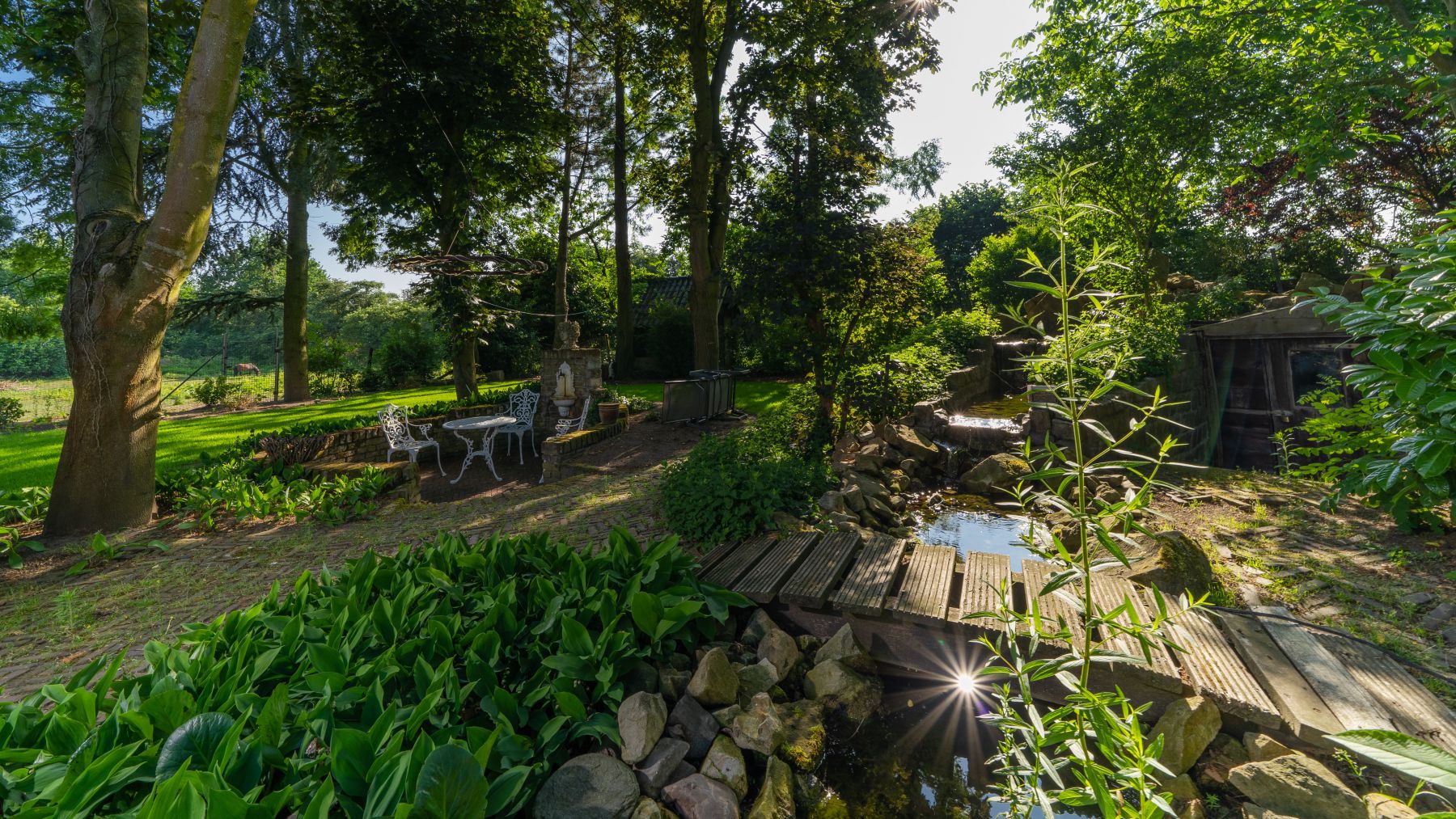 2.2 Alle Elemente in großer Geste vereint - weitläufiger Naturgarten in Bocholt